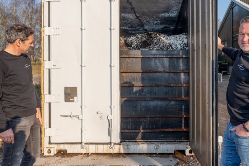 De geopende container bij Boerderij De Boerinn in Kamerik